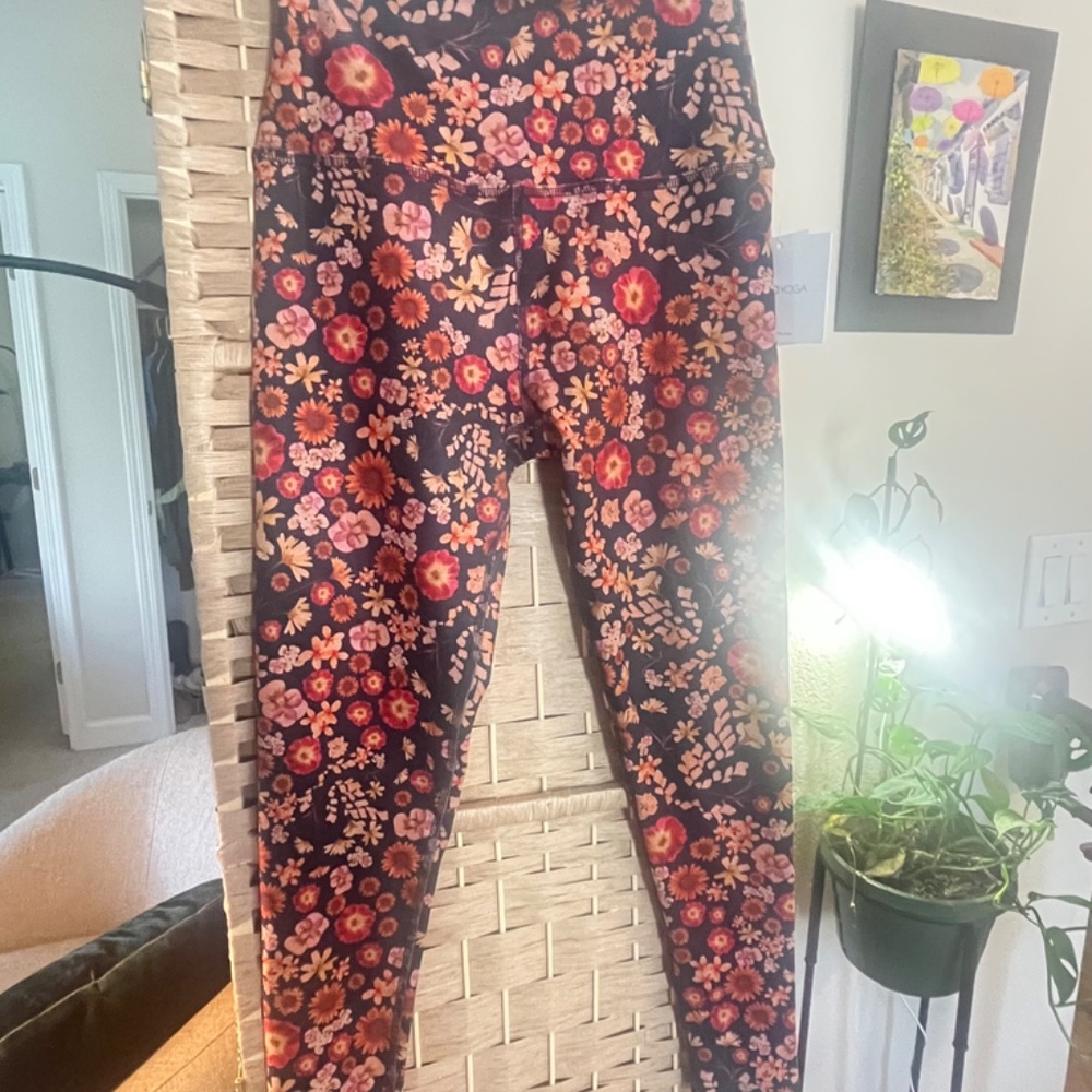 Retro Press Floral SoftMark High Waisted Midi Legging